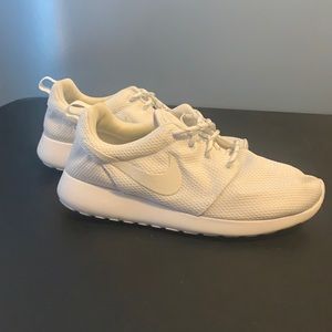 Women roshe Nike